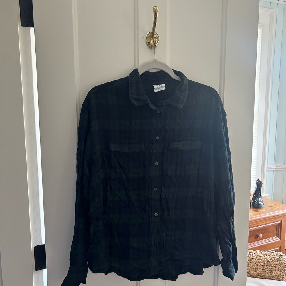 GAP Women’s Dark Plaid Button Down Shirt